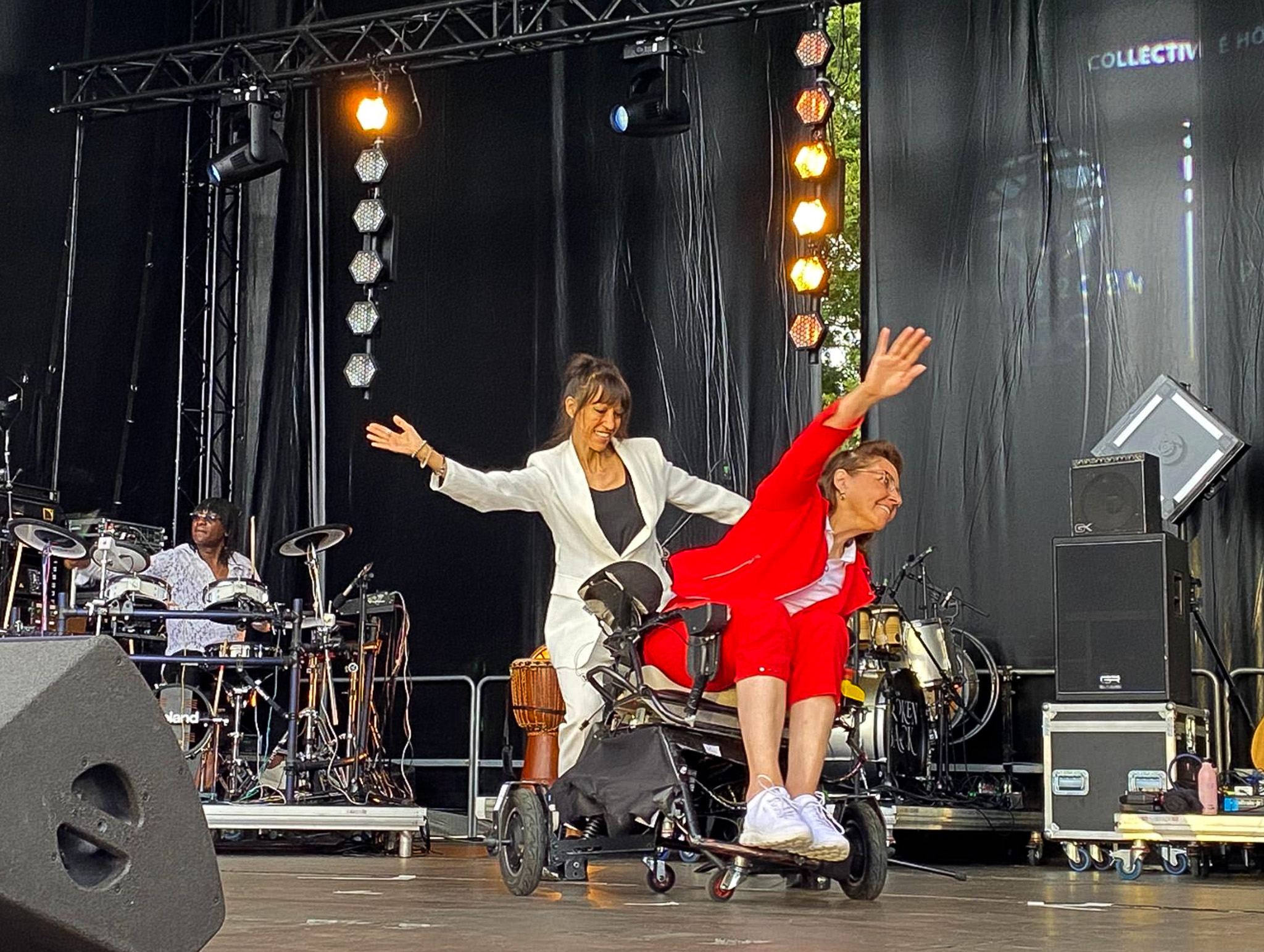 Affiche de “Yes We Dance” / FanZone Versailles (JO Paralympiques)