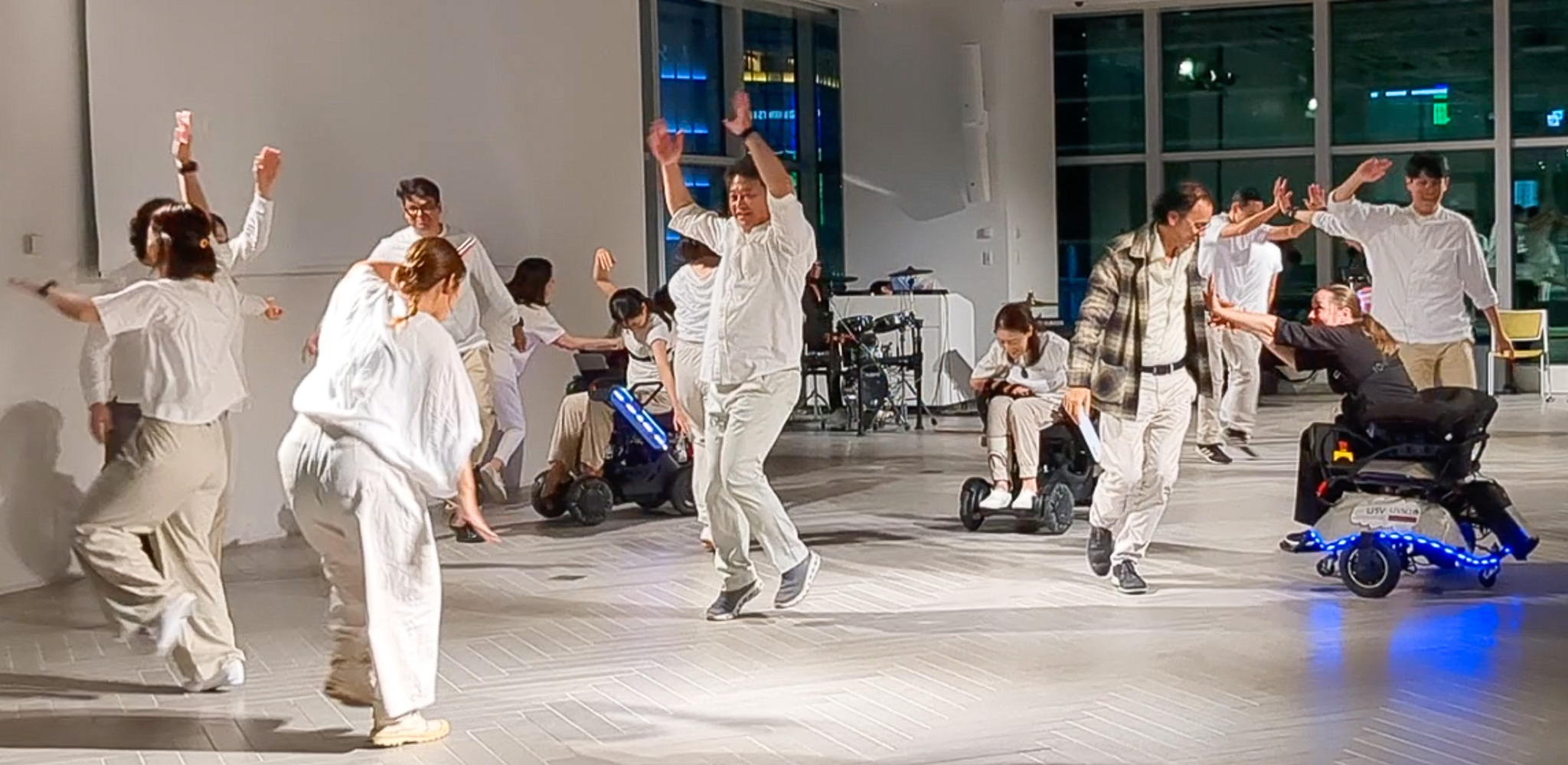 Affiche de Yes We Dance - Projet MoonShot